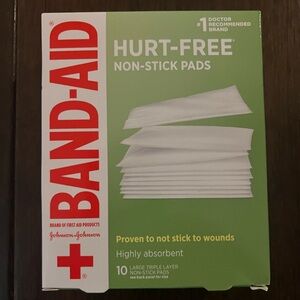 BAND-AID Hurt-Free Non-Stick Pads - White